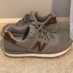 New balance tennis shoes